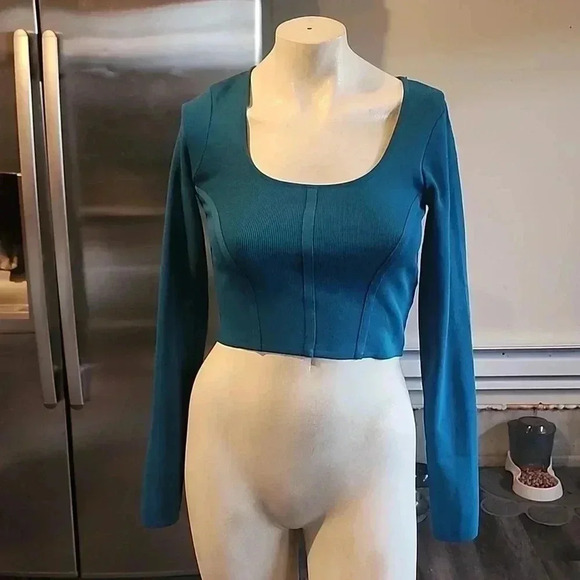 HAPPILY GREY WOMEN'S LONG SLEEVE GREEN SCOOP NECK TOP SIZE M - Picture 1 of 4